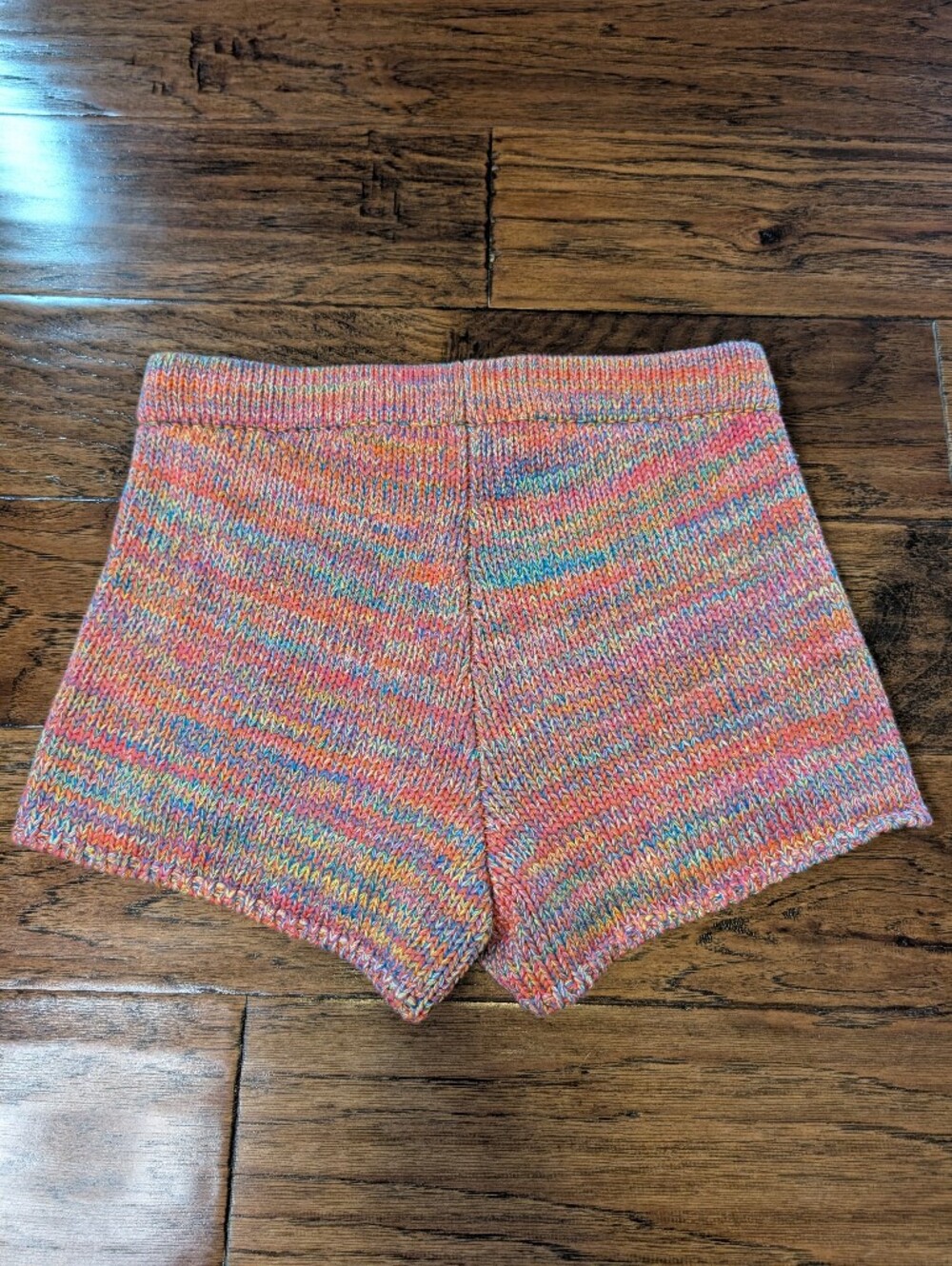 BCBGMAXAZRIA RUNWAY NWT Rainbow Colorful Knit Shorts Size XXS - Picture 2 of 7